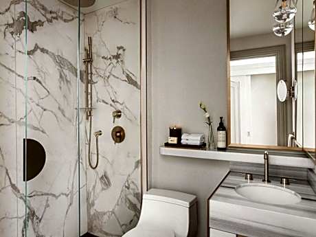 Fairmont Room with Lake View