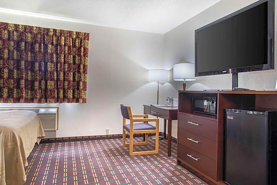 New Prague Inn & Suites, New Prauge