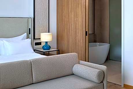 CONNECTING THE LEVEL ROOM