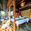Yangshuo Tea Cozy-Free one way pick up service over 4 nights, English speaking, Yulong river location,Laundry service,Swimming pool, Bicycle rent