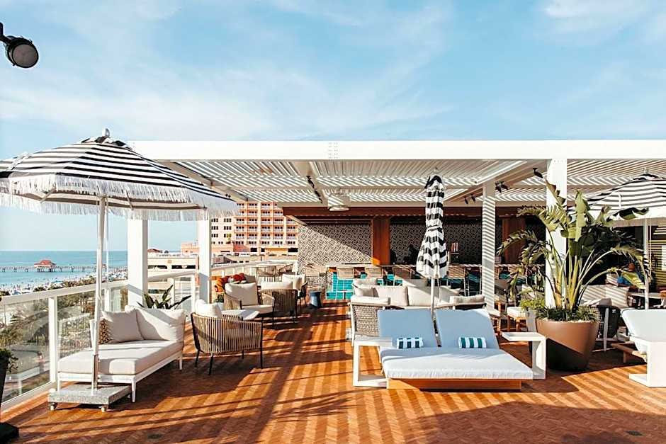 The Hiatus Clearwater Beach, Curio Collection by Hilton