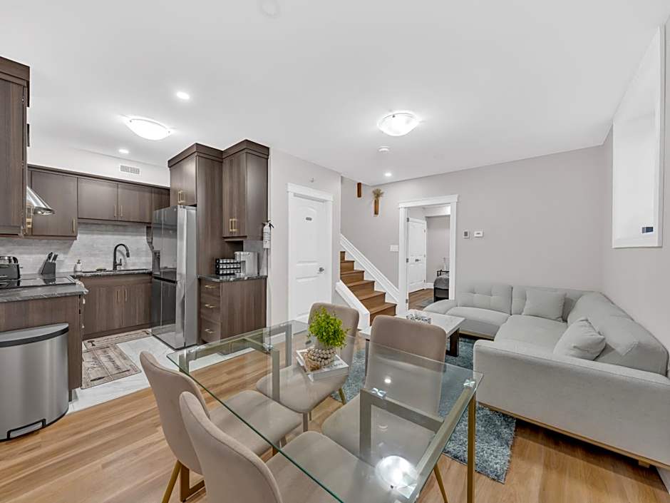 Stylish 2-Bedroom Apartment In Downtown Windsor