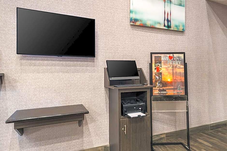 Best Western Bradbury Inn & Suites