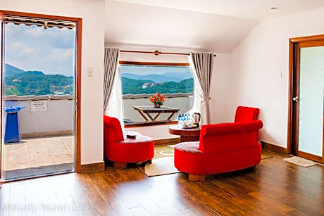 Quadruple Room with Mountain View