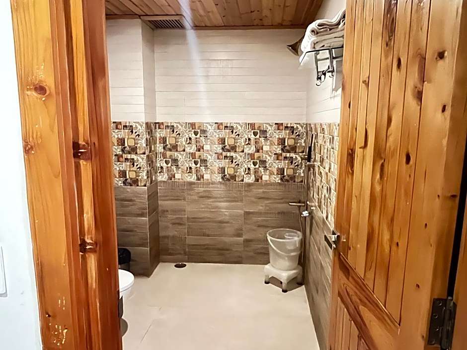 Hotel Chandertal Regency