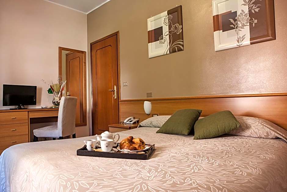 Hotel Adriano