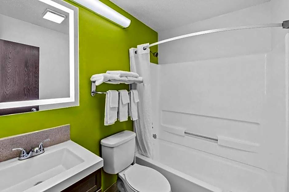 Super 8 by Wyndham Franklin