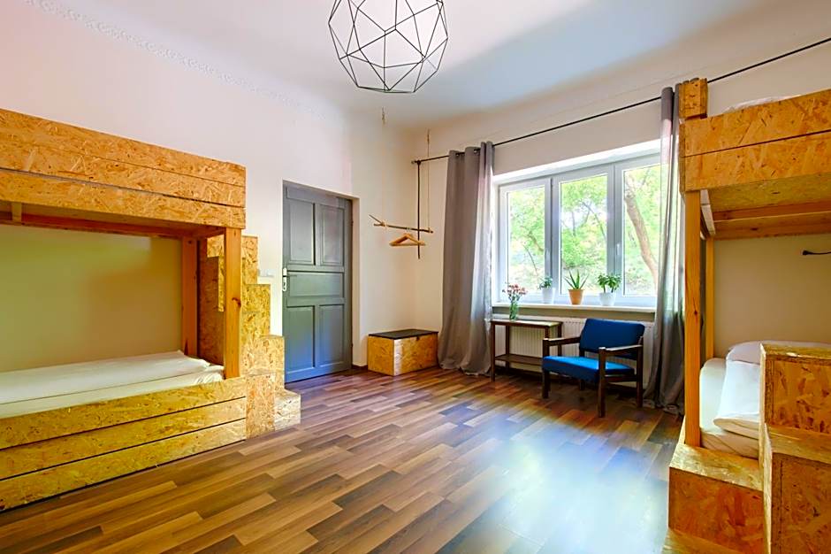 Lull Hostel