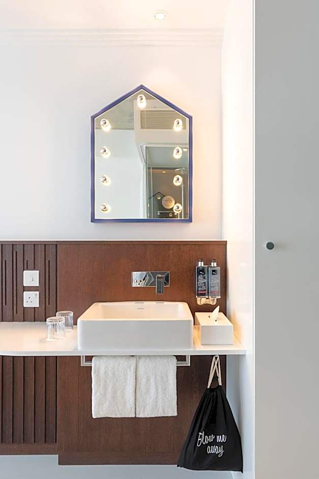 Ruby Zoe Hotel London