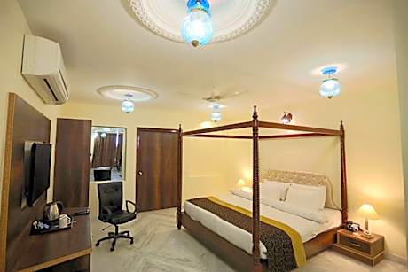 Luxury Suite with Plunge Pool