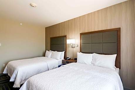 Queen Room with Two Queen Beds (4 Adults)