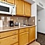 Beach House Inn & Suites