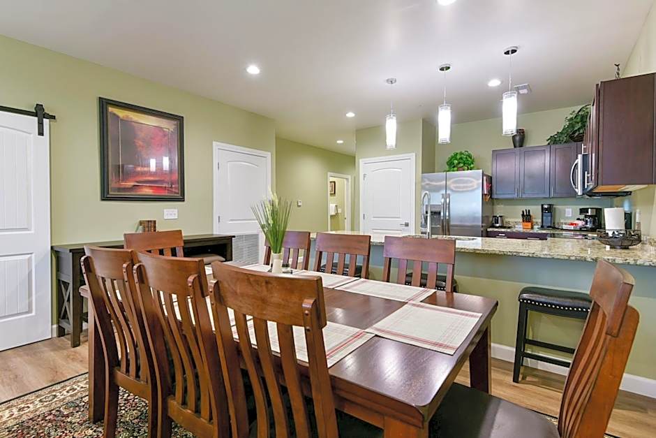 Luxury Condos at Thousand Hills - Heart of Branson - Beautifully remodeled - Spacious and Affordable