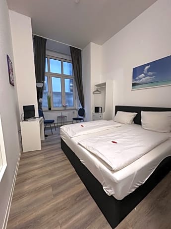 Standard Double Room - Free City Ticket