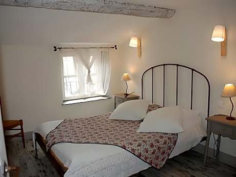 Eau Vive-Apartment-Comfort-Private Bathroom-Patio