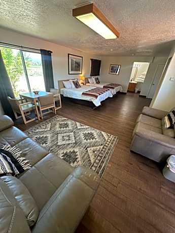 Family Room Two Queens and Sofa Bed - B6