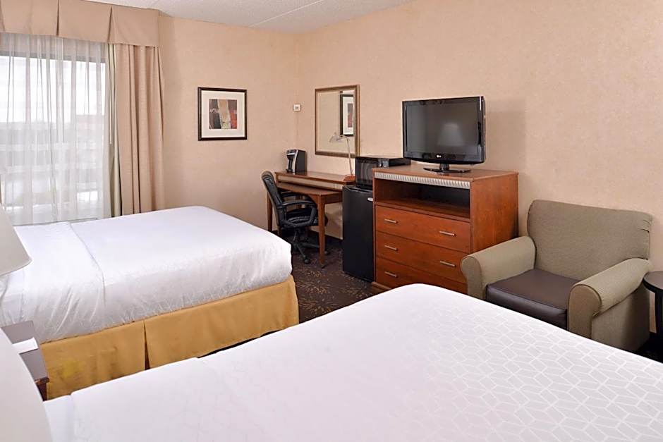 Holiday Inn Express Hotel & Suites West Chester By IHG