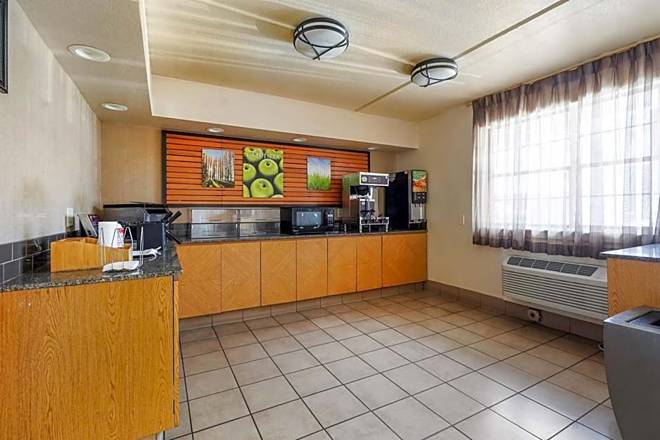 La Quinta Inn by Wyndham Costa Mesa / Newport Beach