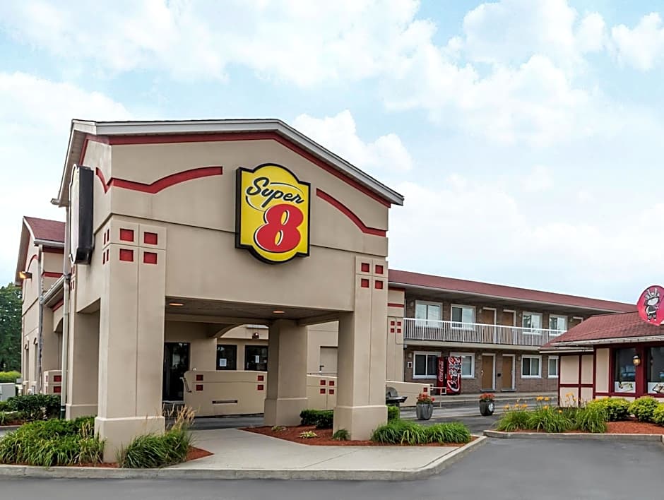 Foto 1 de 34 de Super 8 by Wyndham Guelph