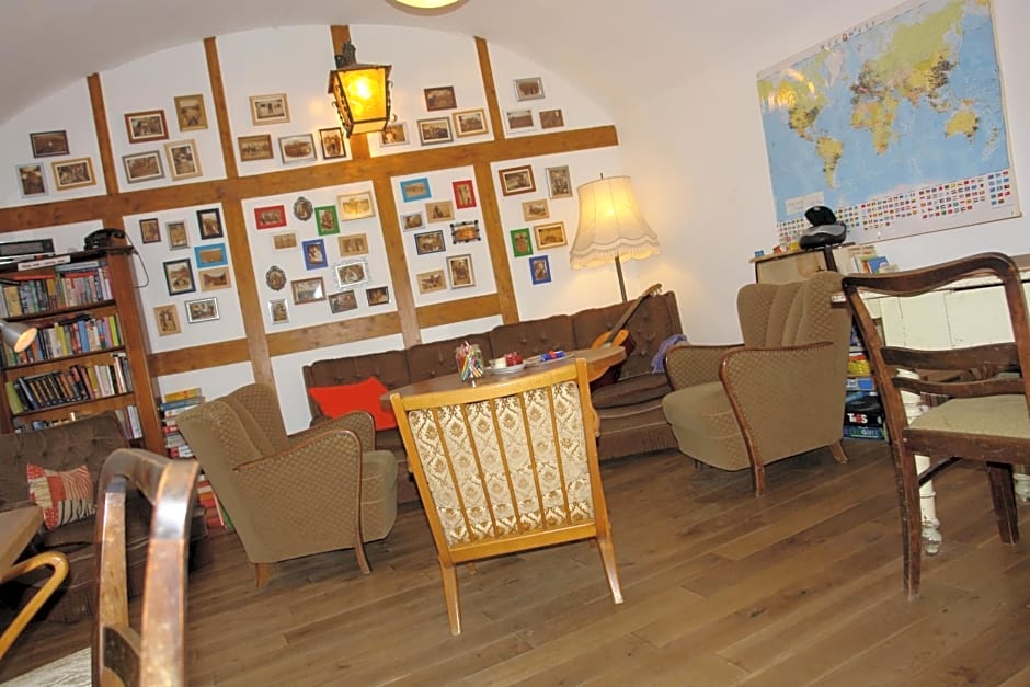 Lotte - The Backpackers