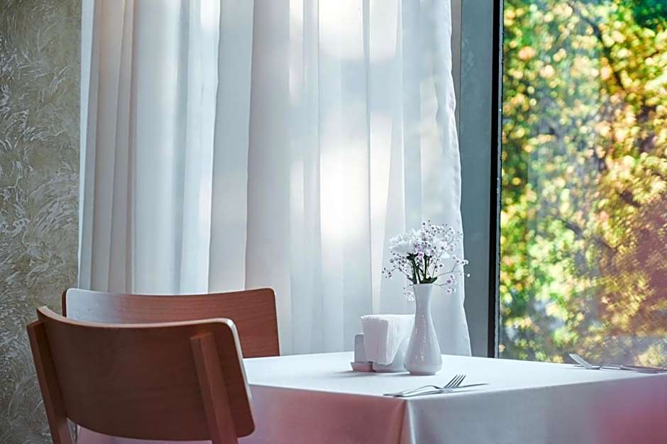 Alexandrovskiy Hotel