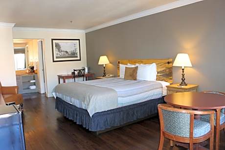 Superior King Room, Second Floor (No Pets)