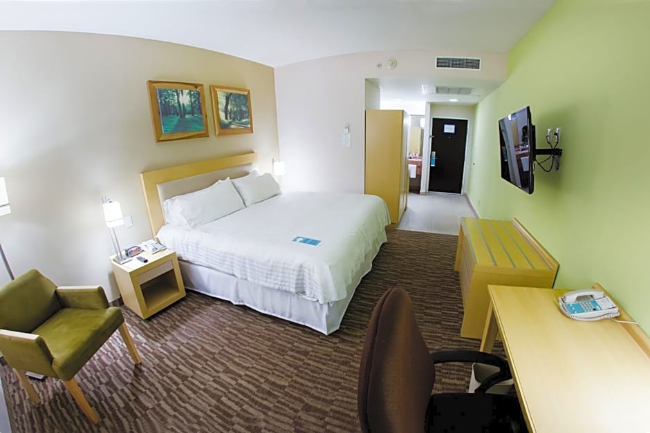 Excellence Express & Suites