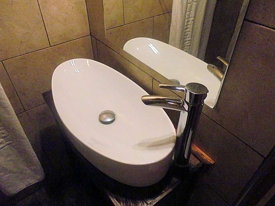 Parklands Shade Hotel