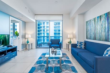 Deluxe One-Bedroom Apartment – Partial Ocean View High Floor