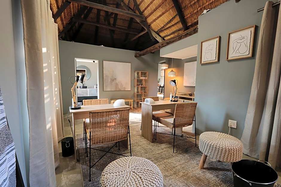 Tshukudu Game Lodge