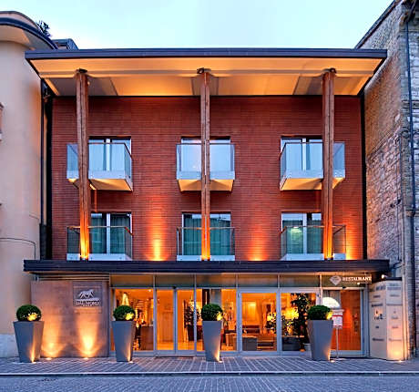 Dal Moro Gallery Hotel
