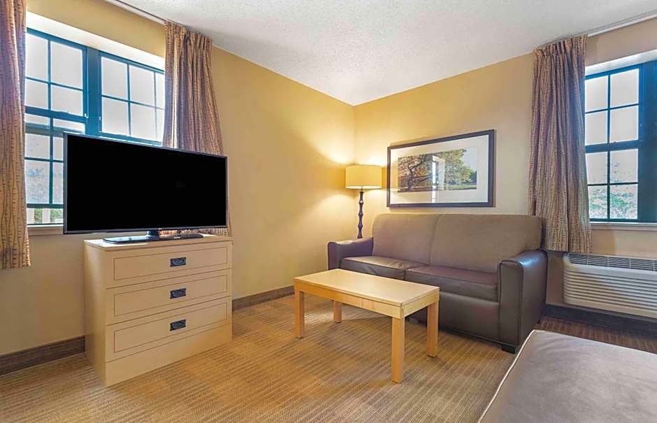 Studio 6 Corporate Extended Stay Buffalo Amherst NY