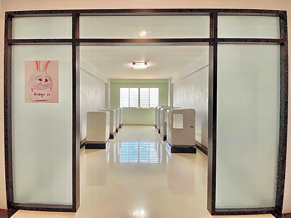 Creston Grand Hotel Suphan Buri