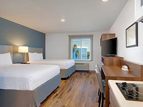 Queen Room with Two Queen Beds - Accessible/Non-Smoking