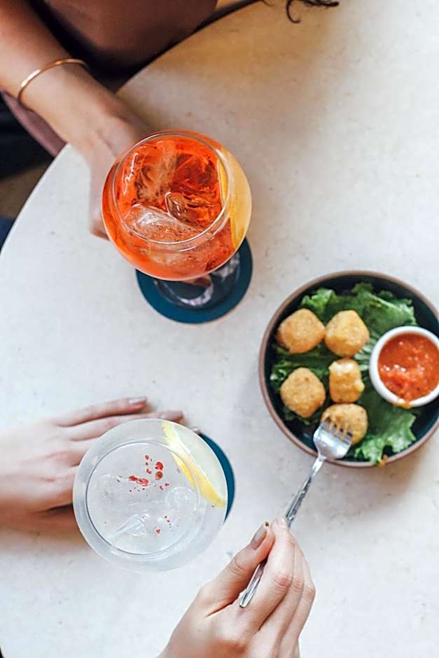 Plaza Real Suites Hotel