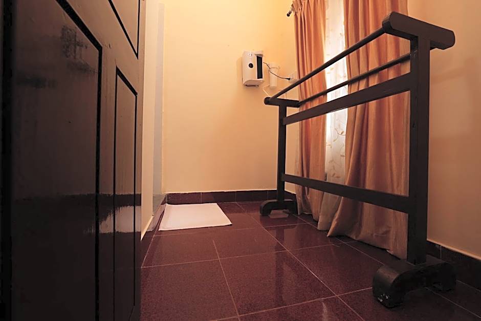 Photo 1 of 6 of Double Room