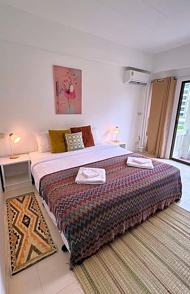 Holiday House Kata & Karon Phuket Hotel