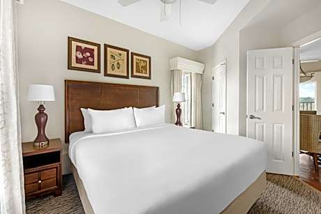 One-Bedroom King Deluxe Suite with Sofa Bed