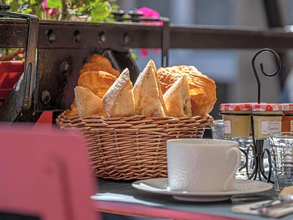 Logis Hôtel Central