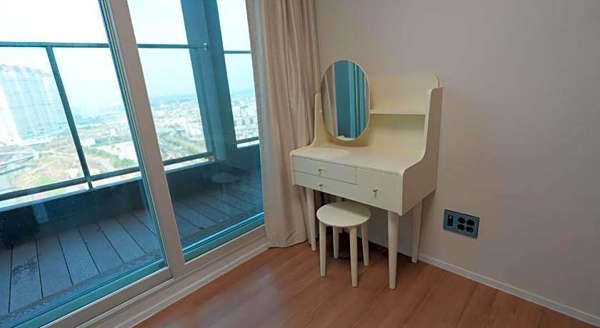 Paju Khills the terrace