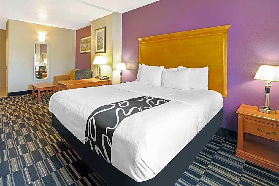 La Quinta Inn & Suites by Wyndham Ada