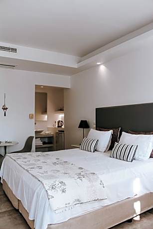 Superior Double with Sea View (Pool Level)