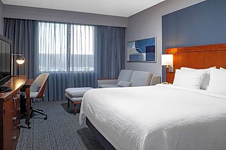 King Room with Sofa Bed and Tub - Mobility/Hearing Accessible