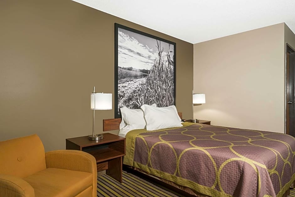 Super 8 by Wyndham St. Cloud