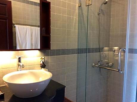 Twin Room with City View