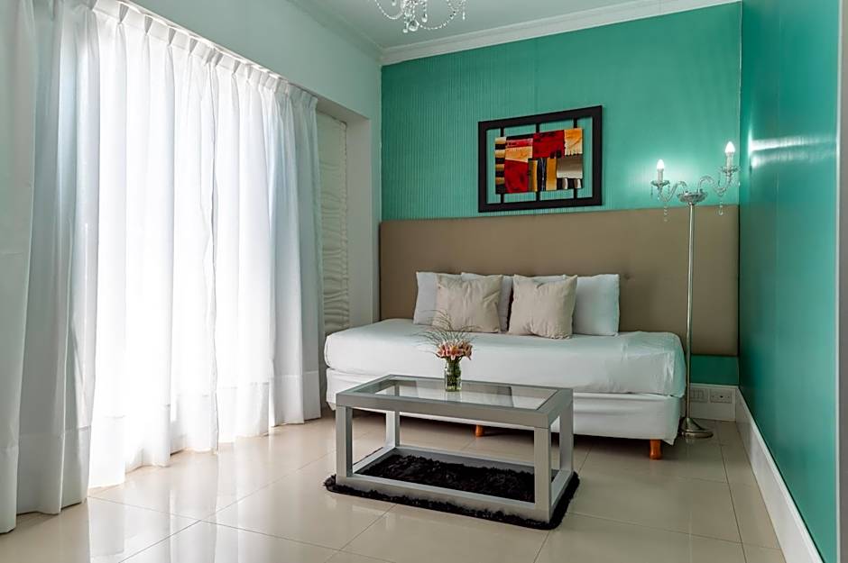 Ker Urquiza Hotel & Suites