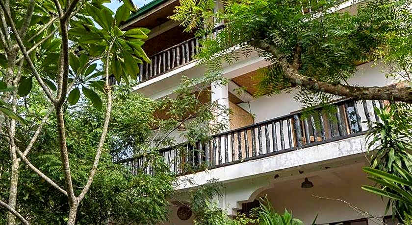 Golden Monkey Beach Hotel