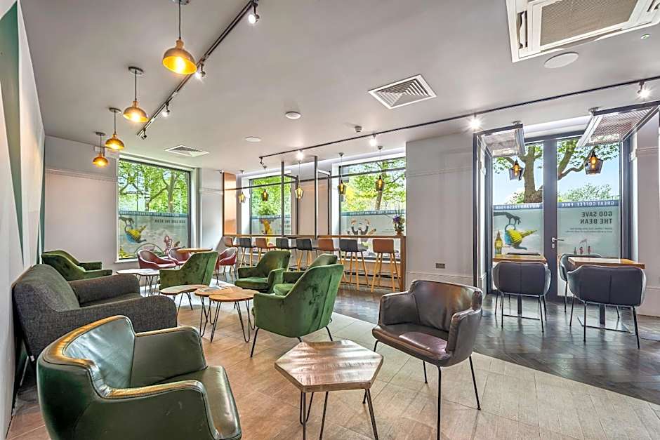 Roomzzz London Stratford