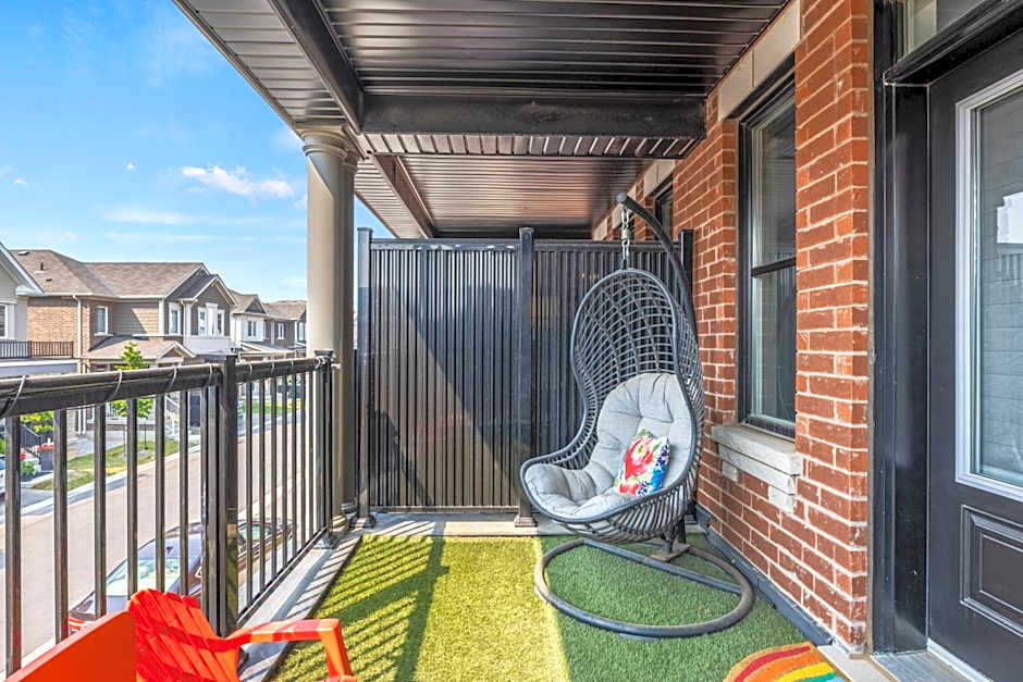 Modern Family Friendly 4BR Home Away From Home