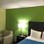 Travelodge by Wyndham Cleveland Lakewood